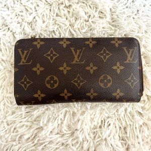 SOLD! Louis Vuitton Monogram Zippy Wallet